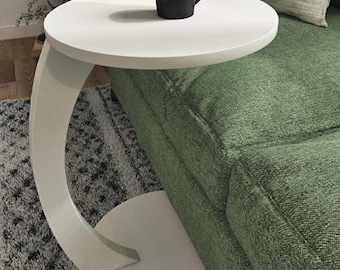 Mesa auxiliar con ruedas en forma de C blanca