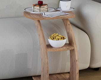 Mesa auxiliar rodante en forma de C de pino atlántico