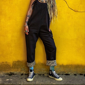 Black Cotton Overalls: Sleeveless Women&#39;s Dungarees