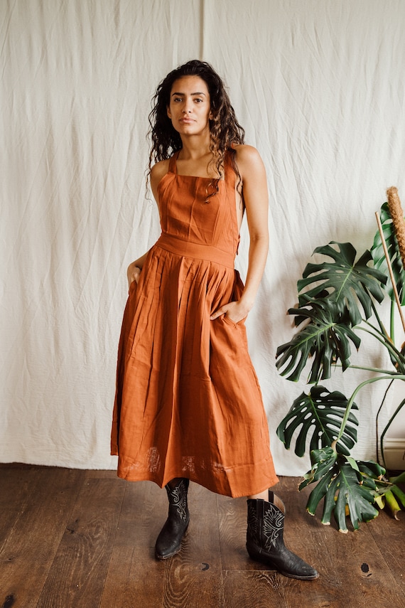 Cara Pinny dress, rust pinny dress, cross back dress