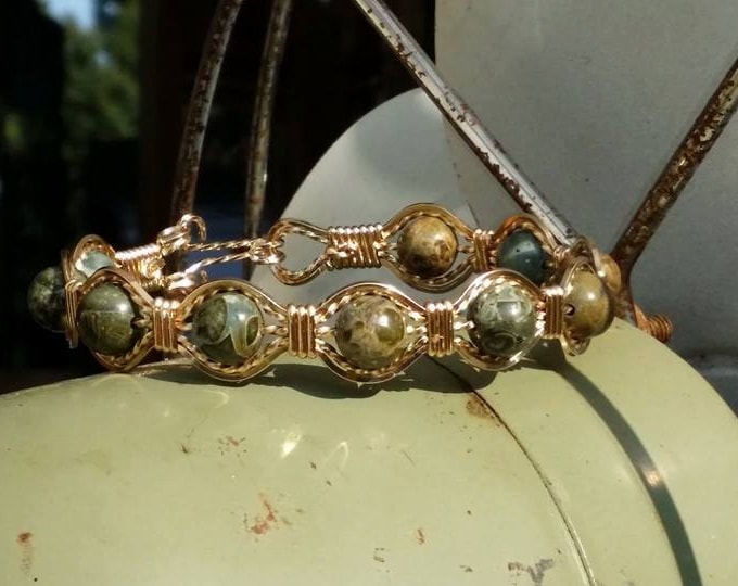 Jasper and Gold: A beautifully made gemstone bracelet