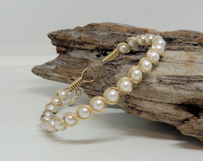 Sweet Caroline: Pearl Bracelet