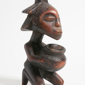 Vintage Afrikanische Luba Hemba, Mboko / Frau mit dem Kelch, geschnitzte Skulptur. DR Kongo.