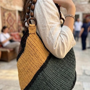 Borsa tote in stile patchwork boho all'uncinetto, manico con perline di legno, borsa fatta a mano, regalo per lei