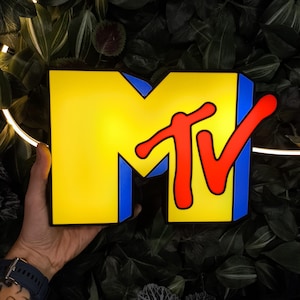 Retro MTV LED-lamp — Verlicht bord met het MTV-muzieklogo, decoratie in de stijl van de popcultuur van de jaren 80/90, cadeau voor muziekliefhebbers