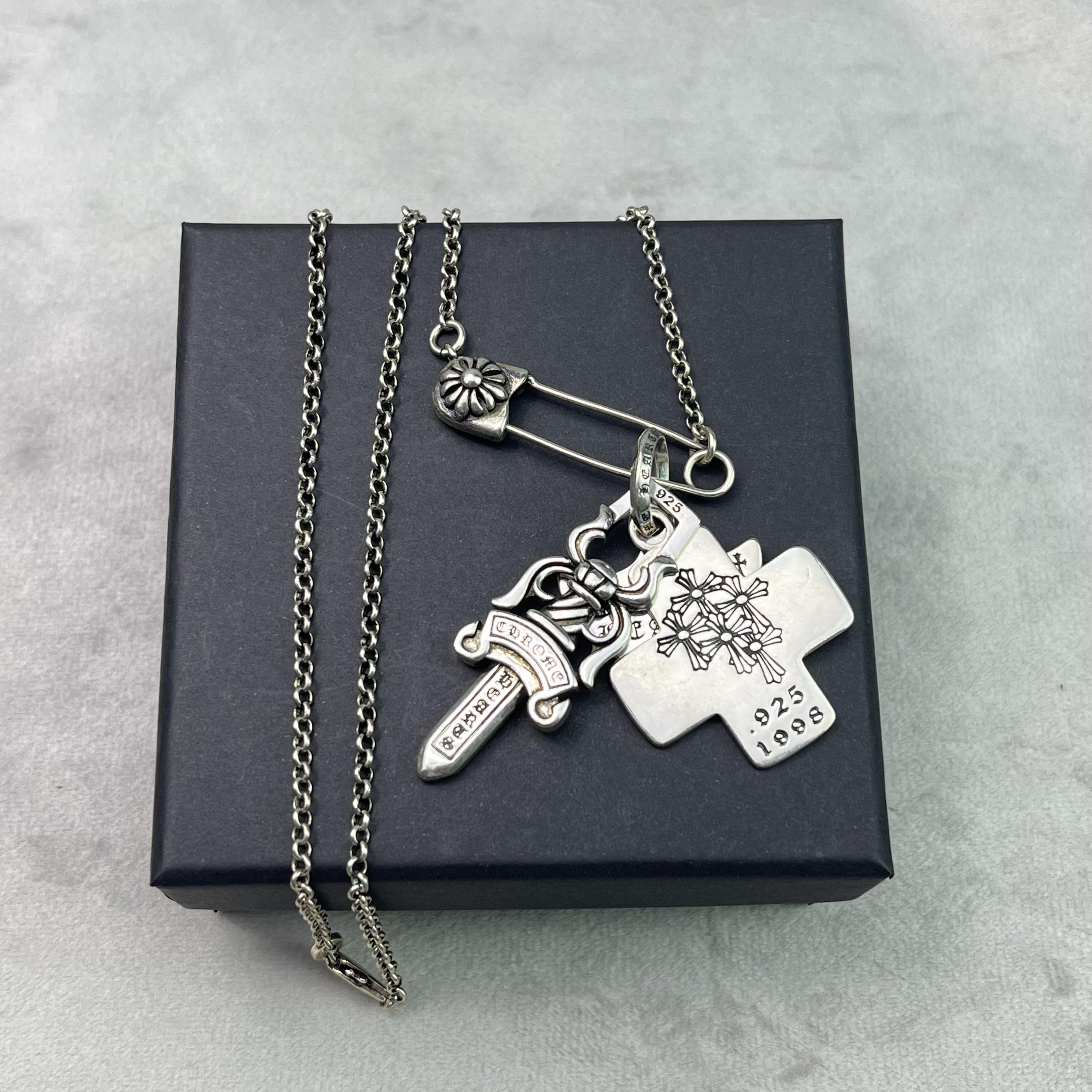 【即日発送⭐️最短翌日到着】シルバー925 クロスネックレス 安全ピン 十字架 il_fullxfull.8442682624_tkyt.jpg