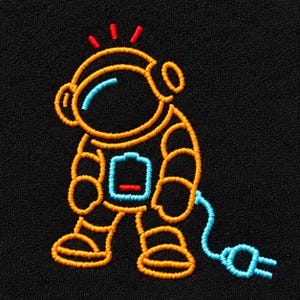 Maglietta ricamata con astronauta a batteria scarica, unisex personalizzabile, job, Custom,work,programmatore,ufficio
