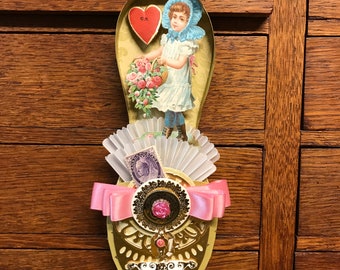 Antique Victorian-inspired Paper Shoe Hanging Ornament