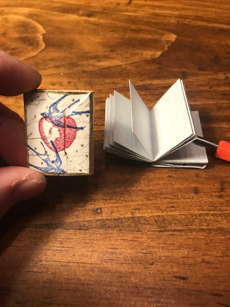 Adorable Ingenious Origami Miniature Books or Writing Letters Large mini book