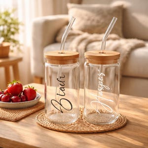 Personalized drinking glasses/tumblers. Ideal as a gift for friends, colleagues, and acquaintances. Gift idea with a name of your choice.