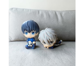 Isagi Yoichi animefiguur, Blue Lock verzamelobject, zittend displayfiguur, kamerdecoratiecadeau