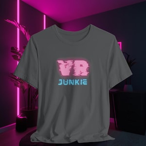 VR Junkie T Shirt, VR Geschenk, Geschenk für ihn, Ehemann Geschenk, Virtuelle Realität Shirt, Gamer Shirt, VR schwarzes T-Shirt, Gamer Freundin Geschenk, Frau Geschenk