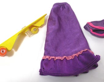 Vintage 1978 Super teen Skipper doll Mattel # 2756 - 3 Piece Set Skirt, Shorts, Skateboard