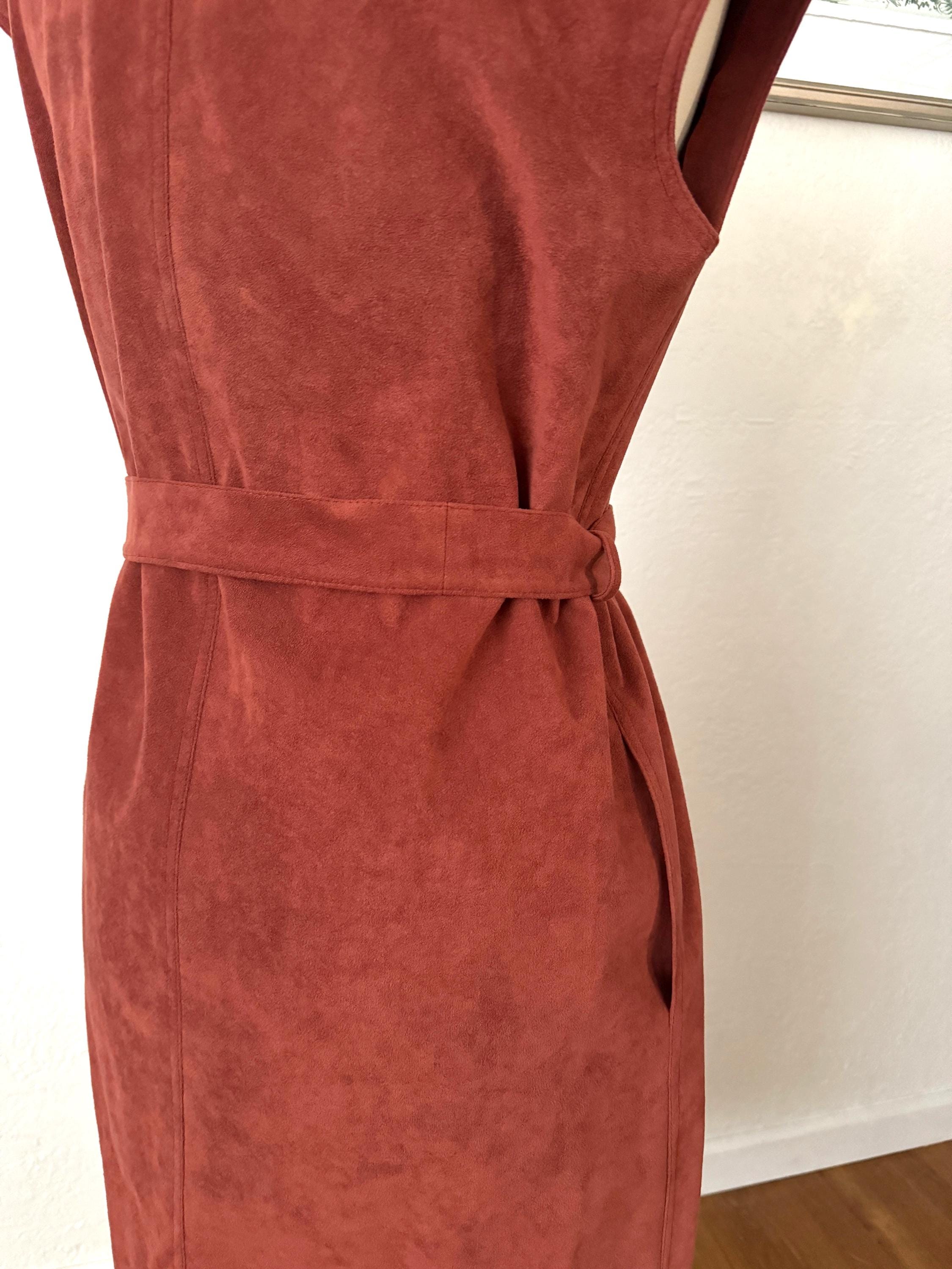 Red brick dress