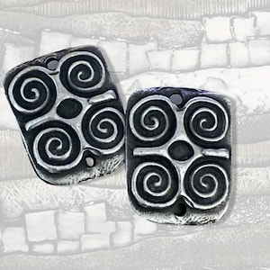Adinkra Ram&#39;s Horn dwennimmen - Hand Cast Rustic Pewter Jewelry Components
