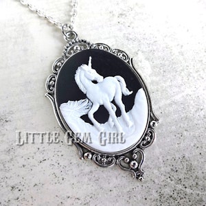 Viktorianische Gothic Einhorn Cameo Halskette - Weißes Einhorn Halskette - Antike Einhorn Cameo Anhänger - Einhorn Charm Einhorn Schmuck