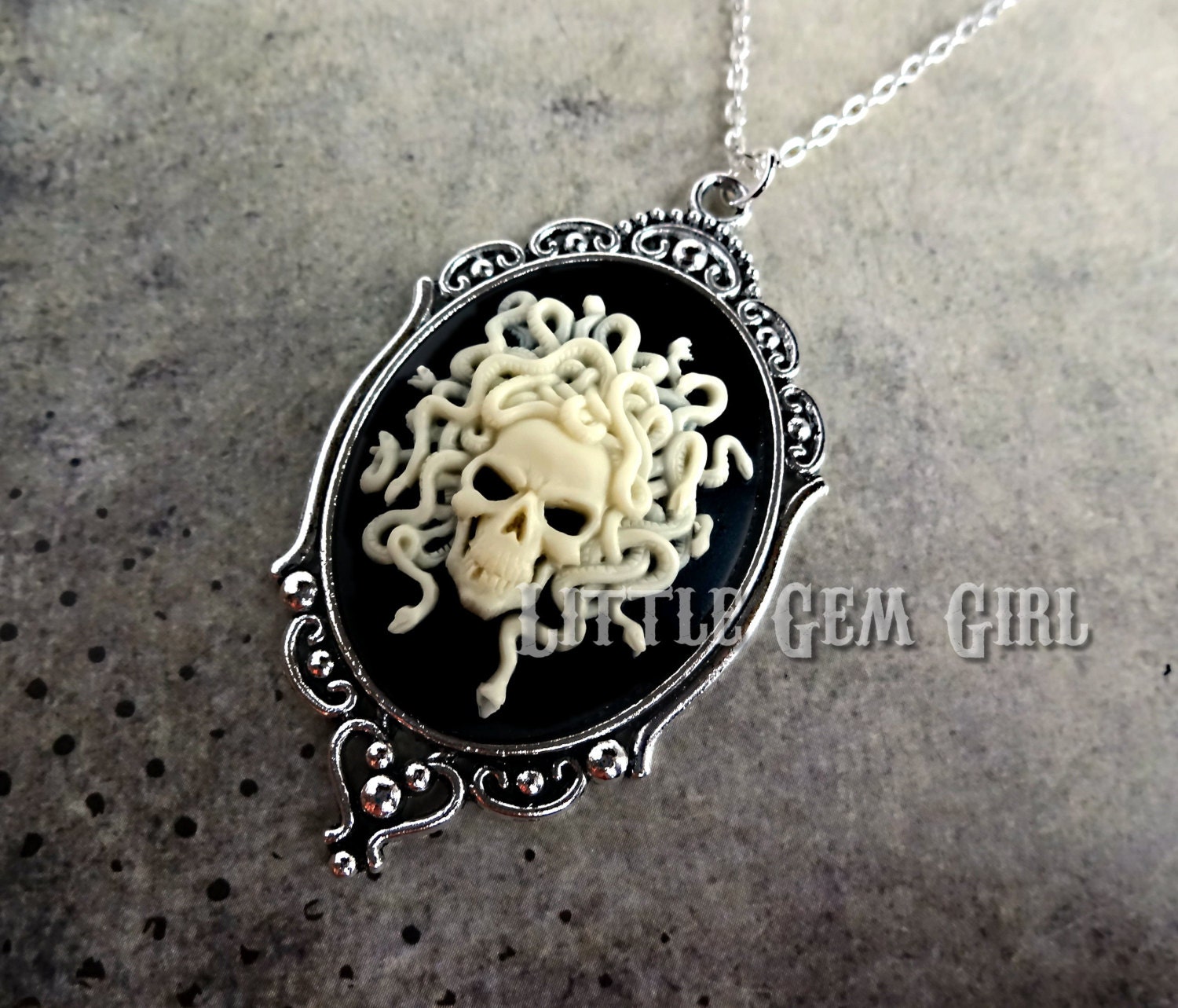 Medusa Skull Cameo Necklace Victorian Gothic Skull Cameo Jewelry Halloween Horror Skull Snakes Greek Mythology Antique Style Cameo Pendant Etsy