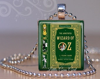 Le merveilleux magicien d'Oz vintage livre couverture collier pendentif - Dorothy Tin Man Lion épouvantail Scrabble charme