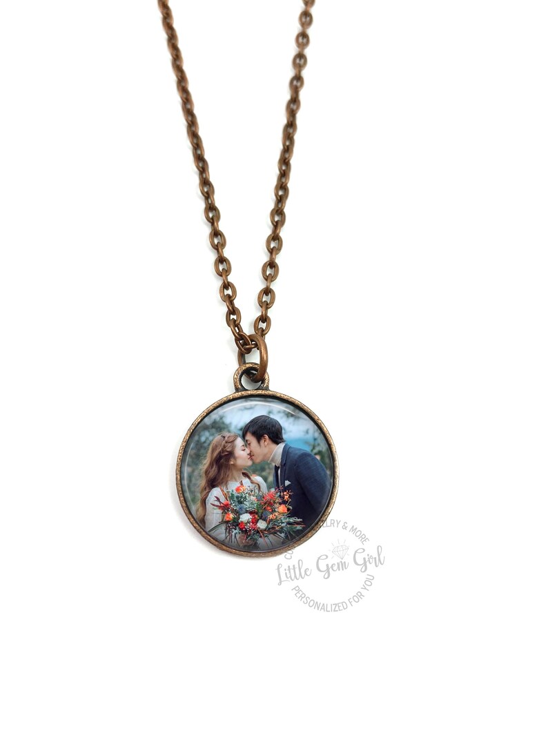 Collar con foto personalizado con tus imágenes - 4 tamaños y 6 acabados metálicos - Joyería con fotos personalizadas - Disponible en plata, oro rosa y oro imagen 9