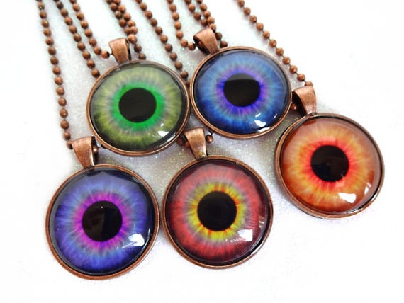 Collier Pendentif œil En Ambre - Chaîne Avec Inscription 'MET' - Bijou Occasion - Métal Non Précisé