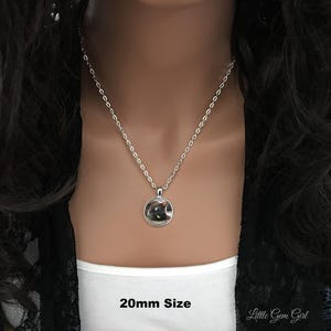 Collar con foto personalizado con tus imágenes - 4 tamaños y 6 acabados metálicos - Joyería con fotos personalizadas - Disponible en plata, oro rosa y oro imagen 7