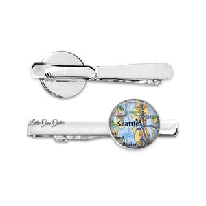 Dasspeld aangepaste kaart - gepersonaliseerde afbeelding wereldkaart dasspeld cadeau voor mannen - jij kiest je locatie - bruidegom bruiloft accessoires