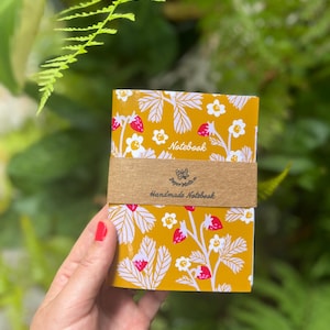 Carnet Fraise des bois | Journal botanique de poche | Carnet de croquis vierge (10 x 12,5 cm)