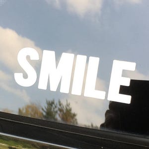 Smile Aufkleber | Positiver Schriftzug Auto Aufkleber | Niedliches Ästhetisches Vinyl Aufkleber | Laptop & Wasserflasche Aufkleber