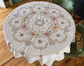 Vintage Doily Table Cover Crochet Lace Circle Cottagecore Overlay Large Oval Doily Boho Home Wedding Decor