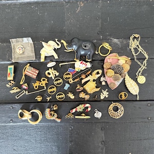 Junk Drawer Jewelry Lot – Assorted Vintage & Costume Brooch Pins