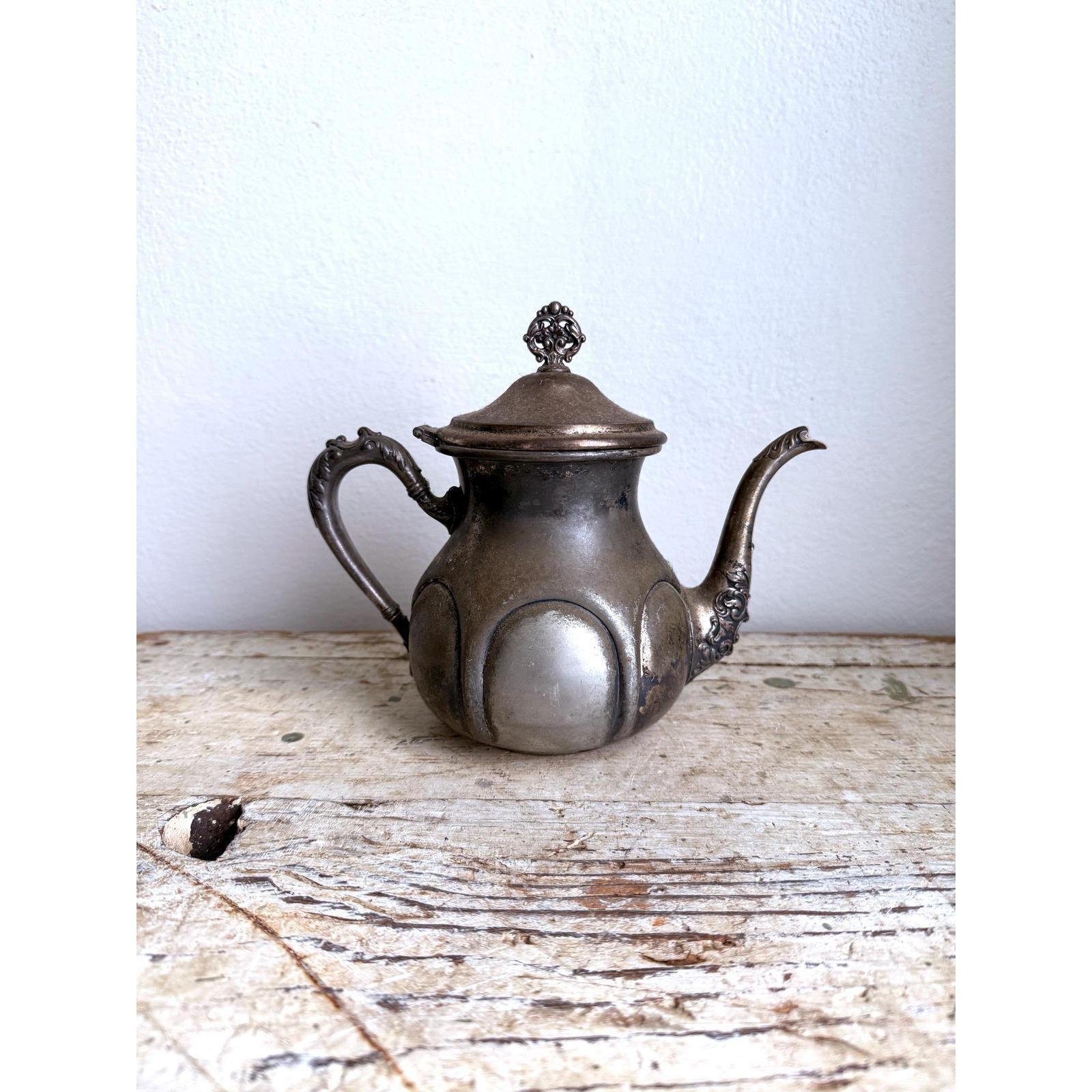 P*Q様 Calamaretti Nuova GONCTS-962MH-LD Antique New Amsterdam Silver Co. 624 Silverplate Teapot Early