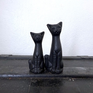vintage chat au long cou | Lot de 2 chats en argile | Décoration animalière bohème des années 1970