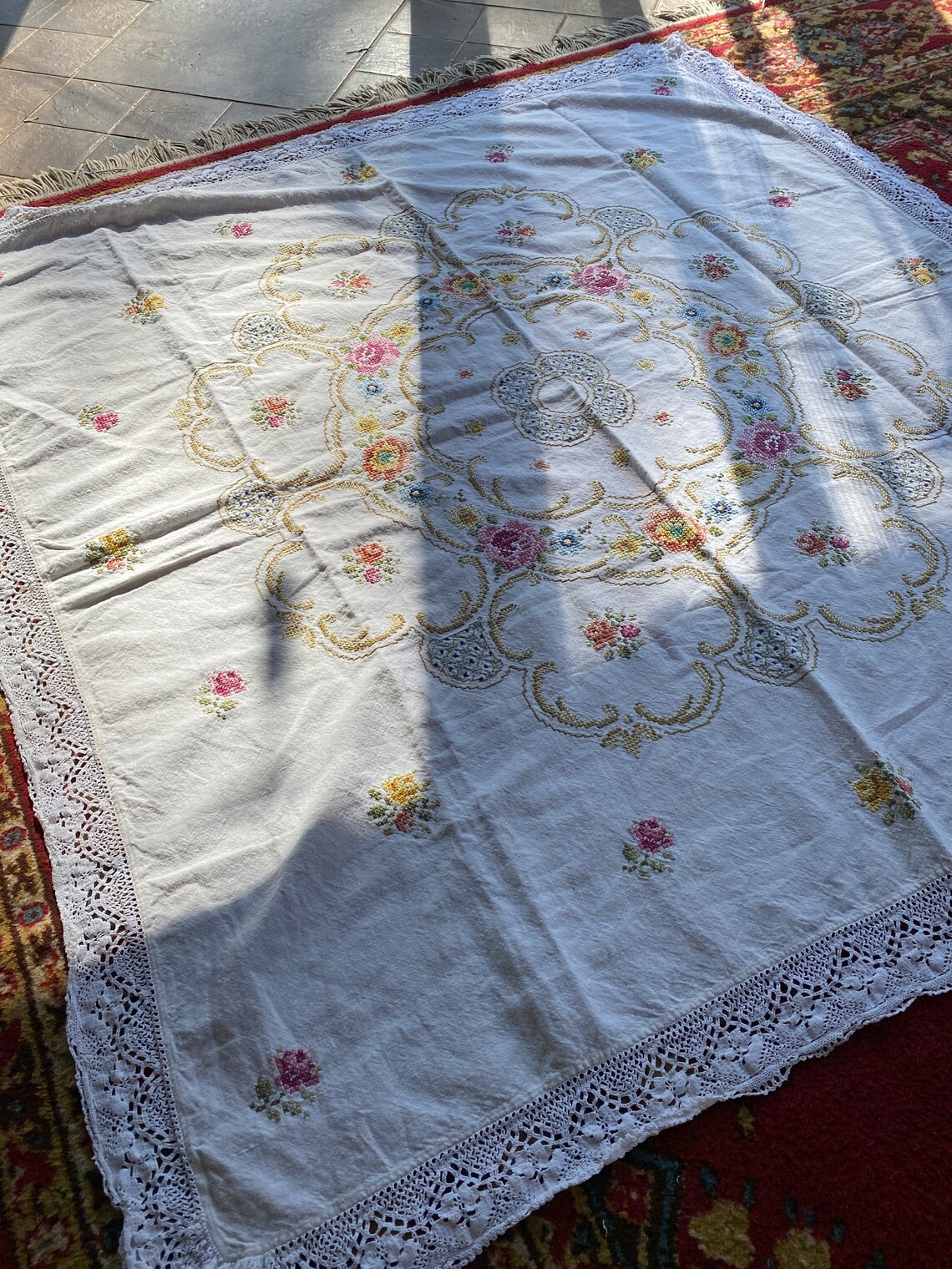 Vintage Doily Table Cover Crochet Lace Circle Table Overlay Etsy