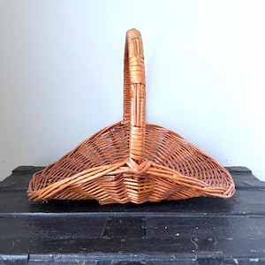 Vintage Wicker Gathering Basket with Handle – Rustic Carry Basket