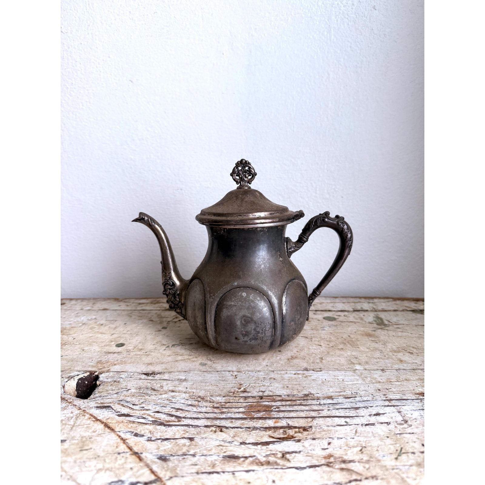 Antique New Amsterdam Silver Co. 624 Silverplate Teapot Early