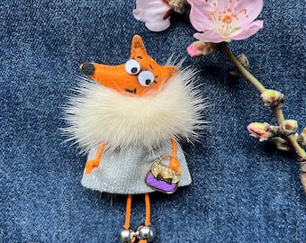 Handmade Felt Fox Brooch, Wimsical Animal Pin, Woodland Caracter Jewelry Gift for Her