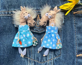 Filz Pferd Brosche Set, wunderliche Tier Pins, handgemachter passender Schmuck Freund Geschenk