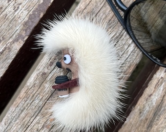 Handgefertigte Igel Brosche für Kaffee-Liebhaber, Igel Brosche, Geschenk für Sie