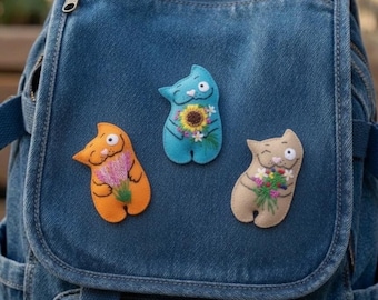 Gestickte Blumen Katzen Brosche Set für Sie, handgemachte Filz Kitty Pins, wunderliche Blumen Accessoires