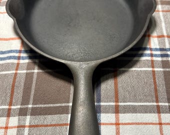 No3 good health skillet by Griswold