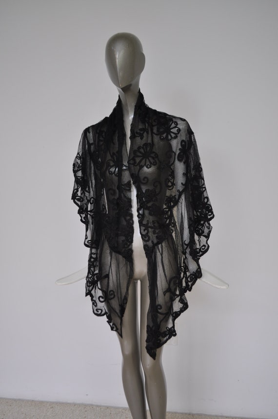 Victorian era tull and lace wrap - image 4