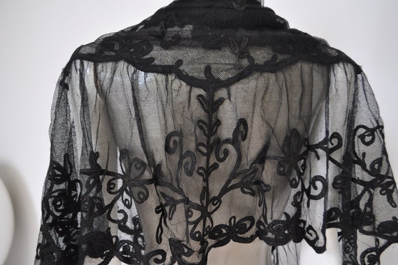 Victorian era tull and lace wrap - image 3