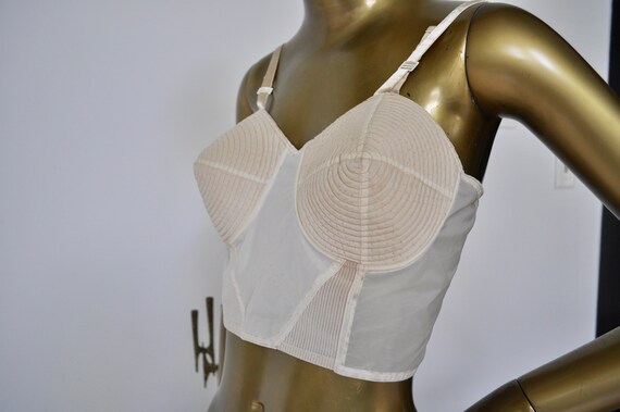 Bullet bra made by Regina 50s Modele Depose