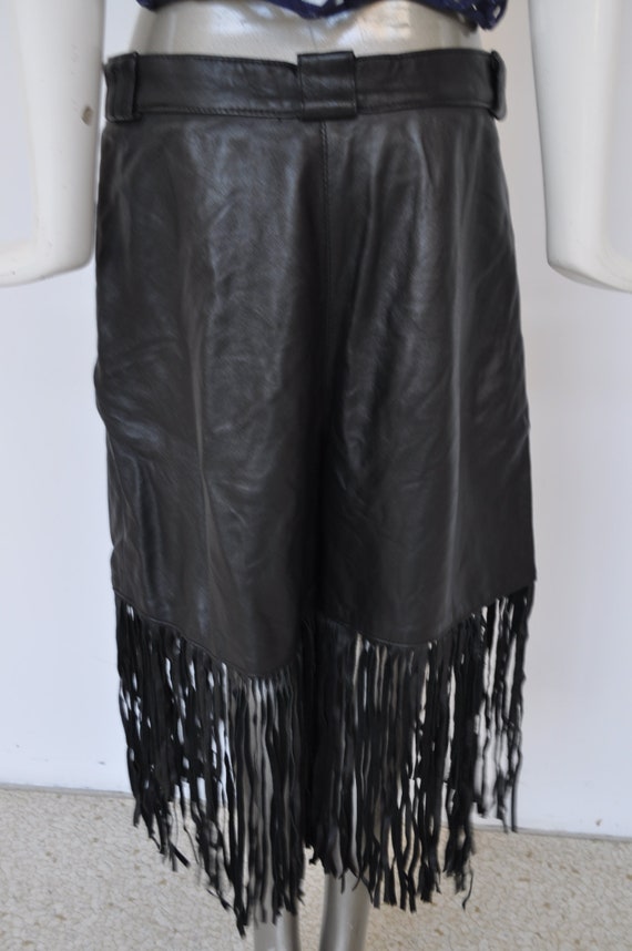 Fringed leather shorts, 80s european sz 42 - image 5