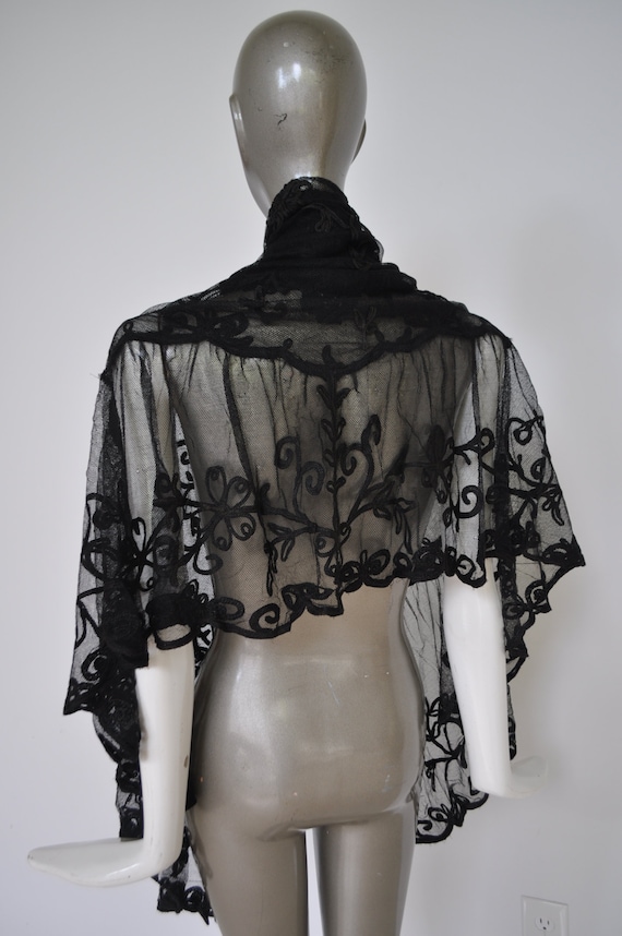 Victorian era tull and lace wrap - image 1