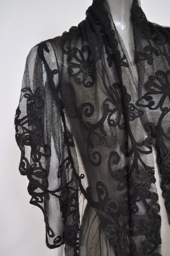 Victorian era tull and lace wrap - image 5