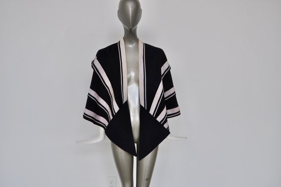 Abstract designed cape black and white 1940s