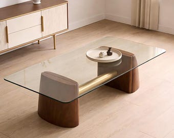 Stolik kawowy z drewna orzechowego i szkła, prostokątny stolik kawowy ze złotymi metalowymi akcentami, nowoczesny luksusowy stolik do salonu