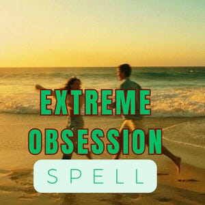 Peut inclure: Scène de plage au coucher du soleil avec deux personnes courant le long du rivage. Les mots "EXTREME OBSESSION" sont en grandes lettres vertes avec un contour rouge, et le mot "SPELL" est en dessous dans un encadré vert clair.