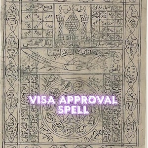 Op de afbeelding: Een oud perkament met ingewikkelde kalligrafie en geometrische patronen. De tekst "VISA APPROVAL SPELL" is in neonstijl over elkaar geplaatst. Het kunstwerk bevat gedetailleerde illustraties en symbolen.